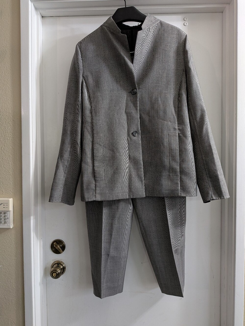 AKRIS 2 Piece Suit Gray/black Blazer/Pants Wool Blend reversible jacket SZ 10